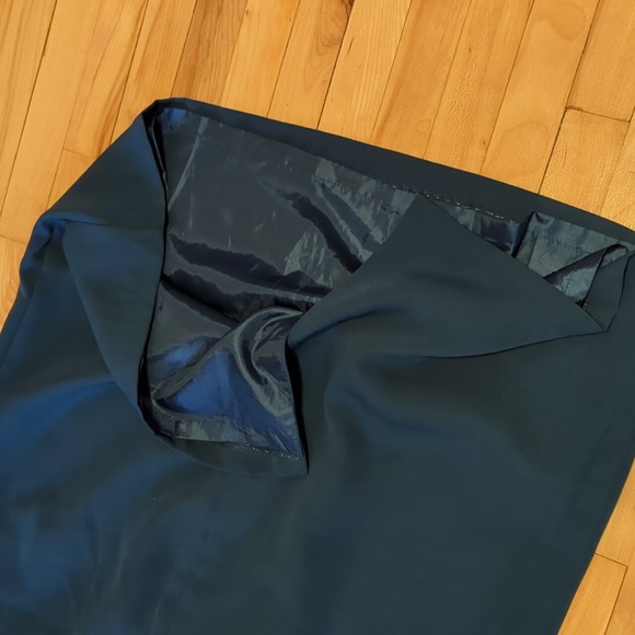 Dress - Picture 6 of 7